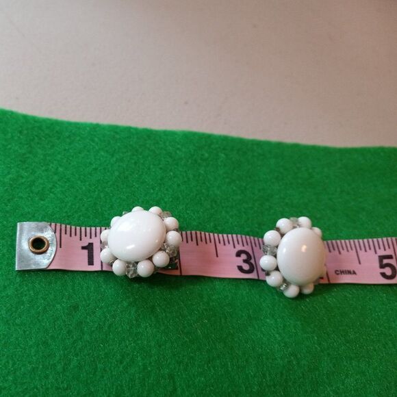 Five Strand White & Clear faceted beads Necklace and Clip Earrings - Picture 7 of 7